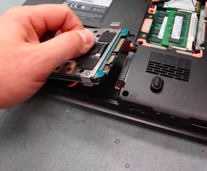 Замена жесткого диска на ноутбуке в Черняховске