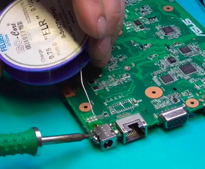 Замена шлейфа матрицы на ноутбуке в Черняховске