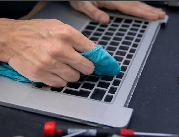 Ремонт ноутбука после залития в Черняховске